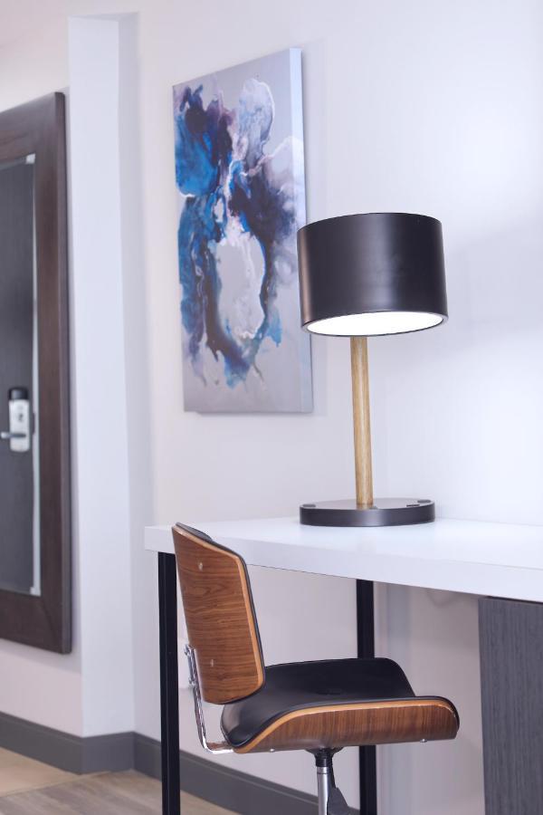 Queen Room with Gulf View- Non-Smoking,1399364750:JPEG